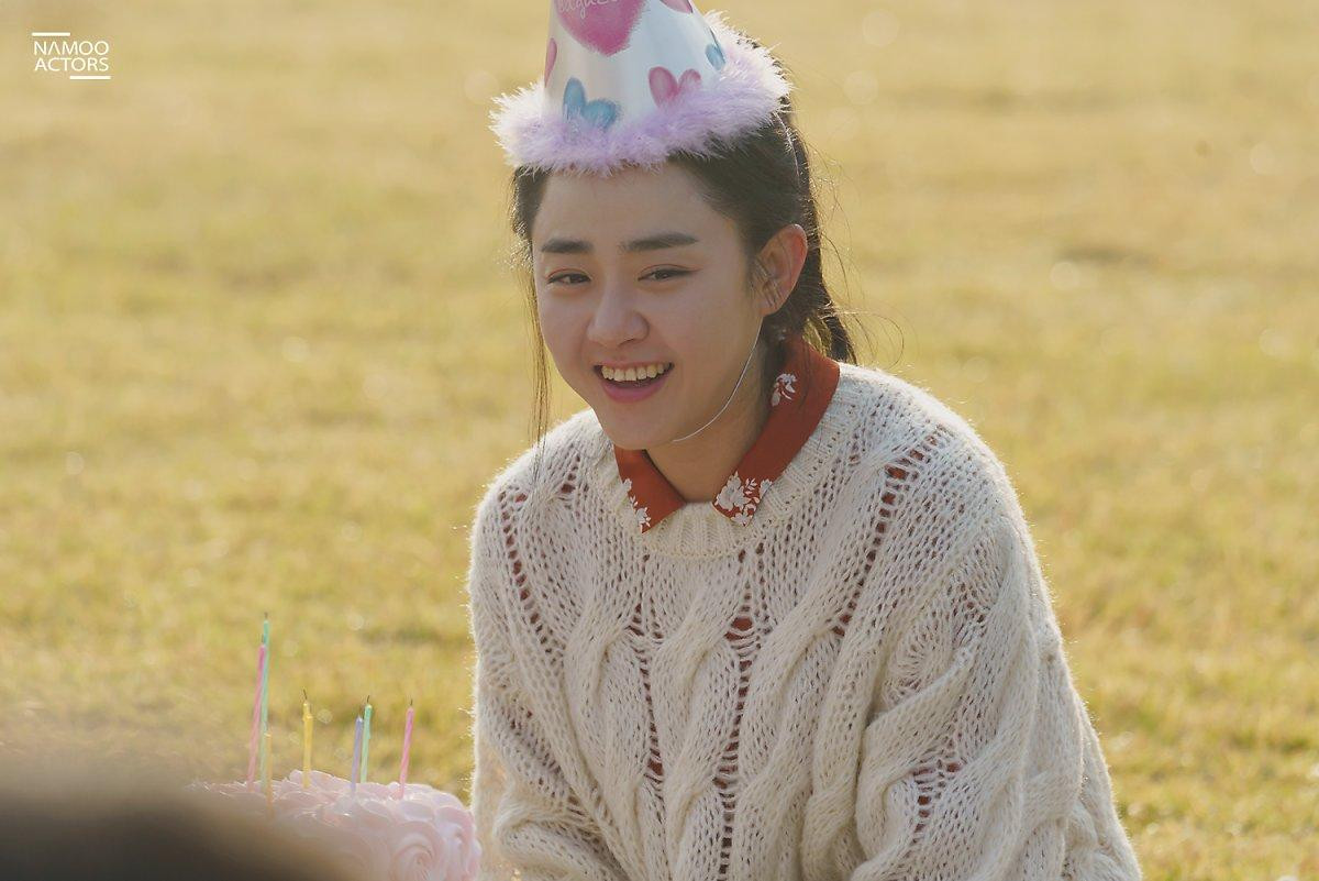 Đóng 2 vai trong 1 bộ phim, 'em gái quốc dân' Moon Geun Young đẹp như hoa ở tuổi 32 Ảnh 12