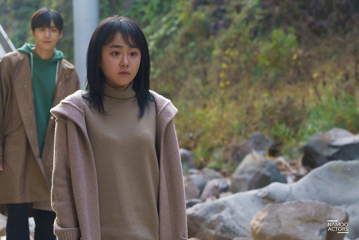 Đóng 2 vai trong 1 bộ phim, 'em gái quốc dân' Moon Geun Young đẹp như hoa ở tuổi 32 Ảnh 33