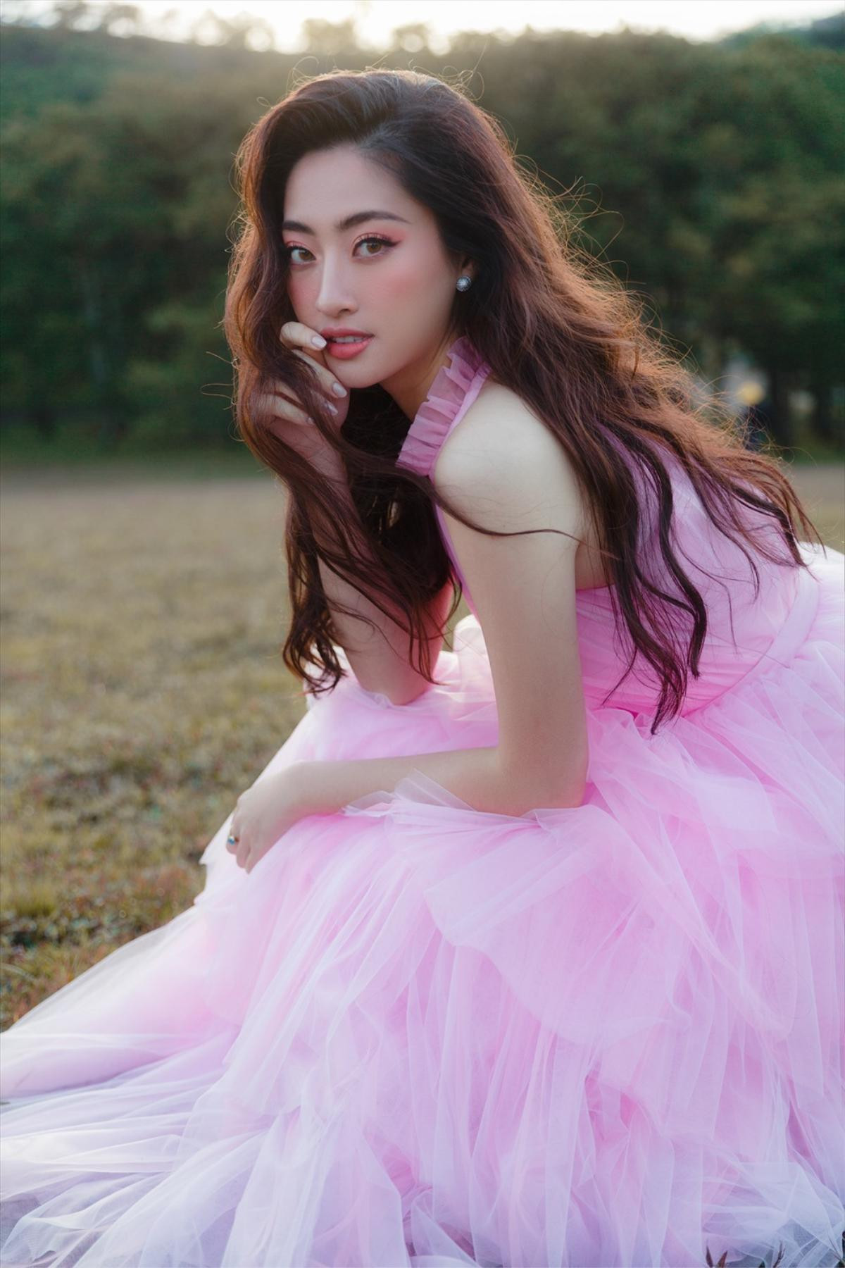 Sau kỳ tích, Hoàng Thùy - Lương Thùy Linh gia nhập đường đua Miss Grand Slam và Timeless Beauty 2019 Ảnh 7