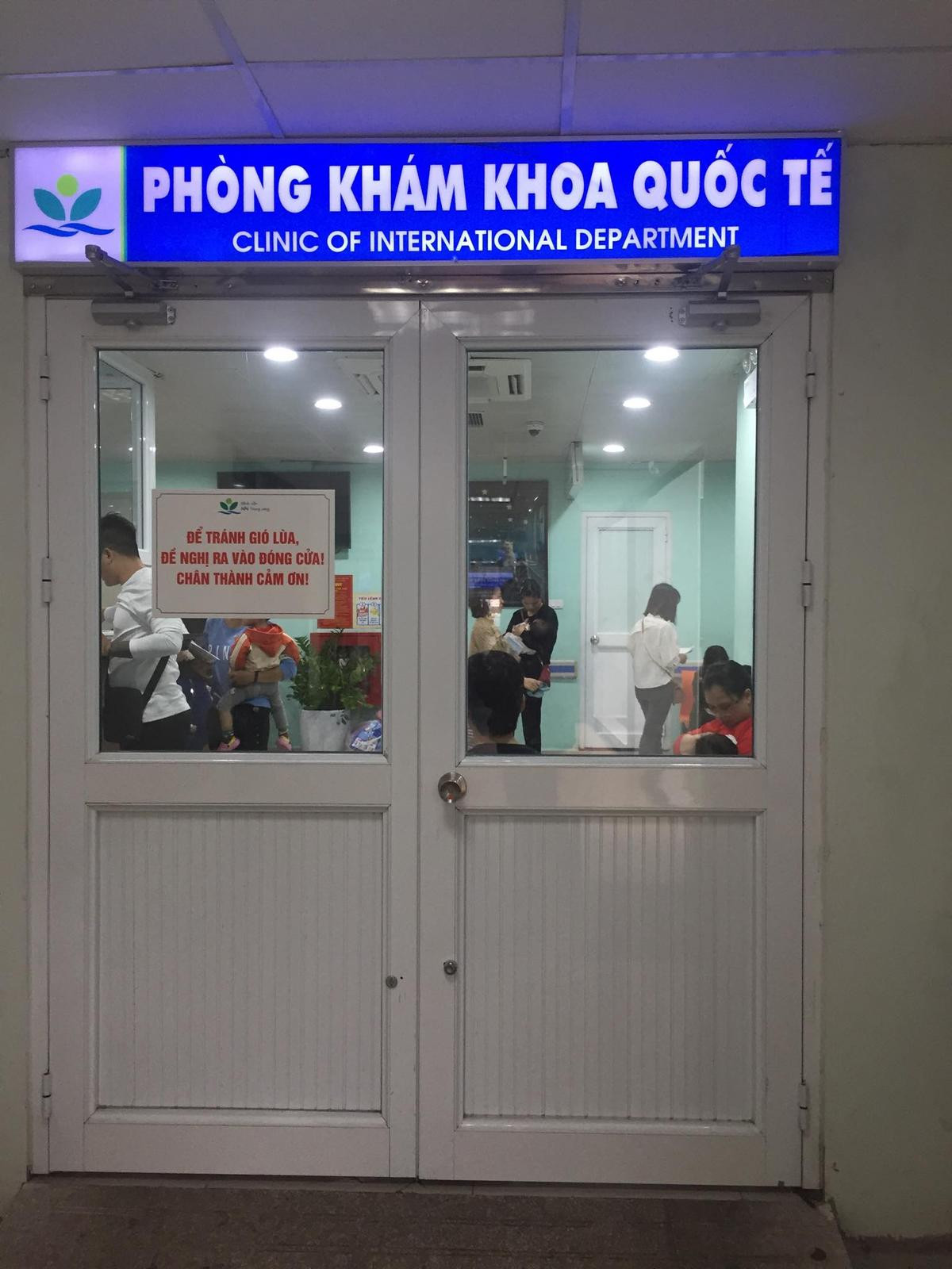 Bị tố cho trẻ 1 tuổi uống thuốc kháng sinh hết hạn gần 1 tháng, BV Nhi Trung ương lên tiếng thừa nhận, xem xét kỷ luật điều dưỡng phát thuốc Ảnh 3