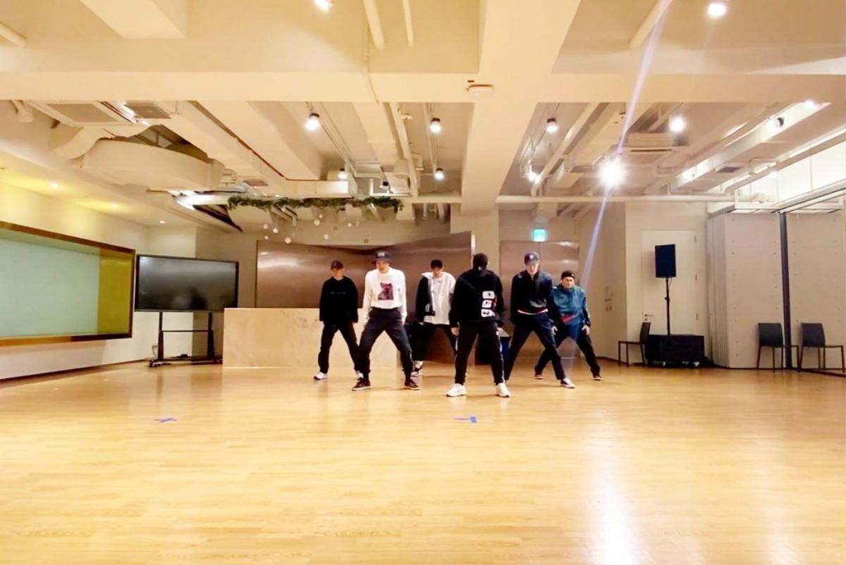 Cuối cùng thì EXO cũng chịu tung bản dance 'ngầu lòi' cho hit 'Obsession' rồi! Ảnh 3