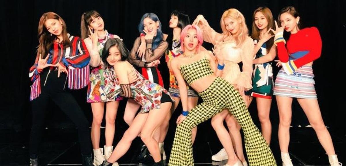 'Vượt mặt' BTS, TWICE trở thành nghệ sĩ đạt nhiều giải thưởng nhất tại lễ trao giải KBrasil Ảnh 1