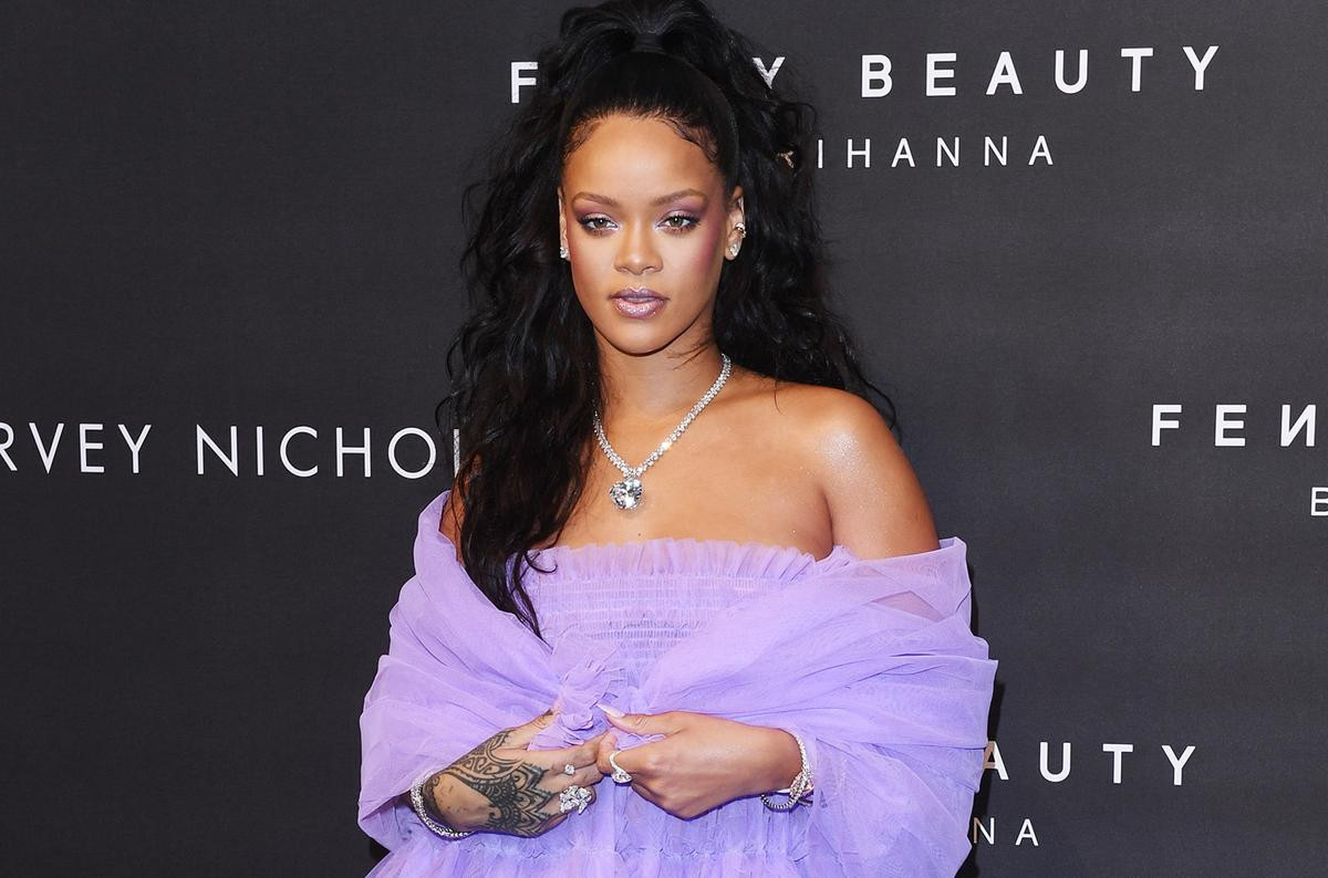 Rihanna tung 8 bảng màu mắt mới với giá cực hời Ảnh 1