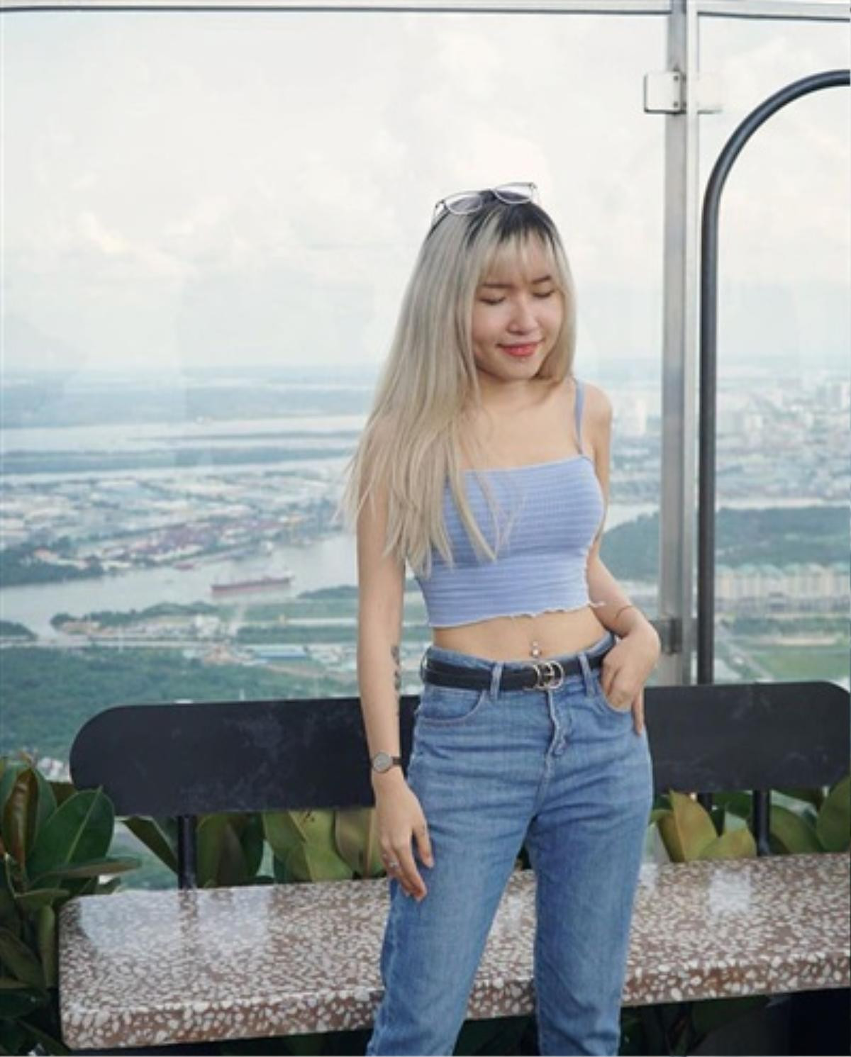 'So kè' khối tài sản khổng lồ của những streamer, hotgirl tuổi Tý: Người sở hữu loạt đồ hiệu đắt đỏ, người tậu 'xế hộp' tiền tỷ và căn hộ cao cấp ở tuổi 22 Ảnh 17