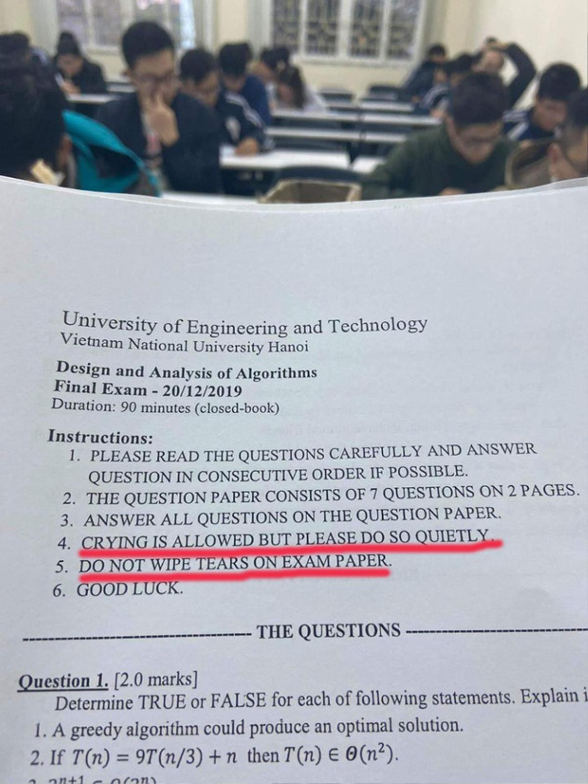 Bật cười trước lời nhắn 'khóc cũng được nhưng khóc bé thôi' trên giấy thi của thầy cô Đại học Công nghệ - Đại học Quốc gia Hà Nội Ảnh 1