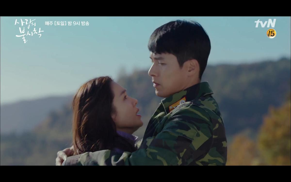 Hạ cánh nơi anh tập 4: Liên hoàn 'kiss' đầy táo bạo của Hyun Bin và Son Ye Jin, tình tay ba bắt đầu từ rất lâu? Ảnh 15