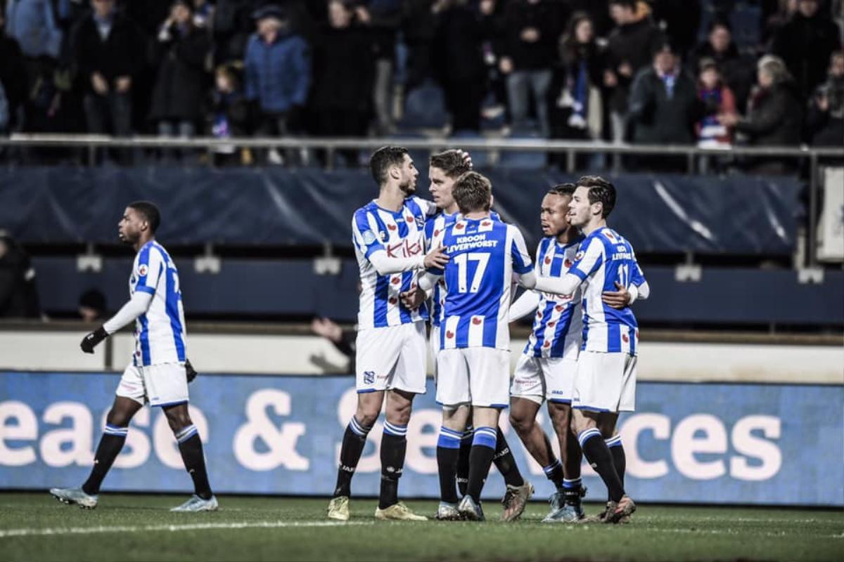 Heerenveen lỗ 150 tỷ trong năm 2019, Đoàn Văn Hậu vẫn nhận lương cao thứ 4 đội Ảnh 1