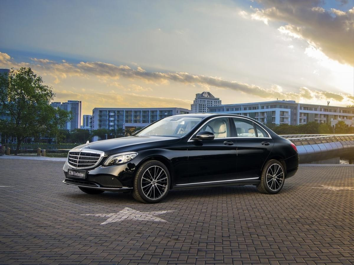 Hoa hậu H'Hen Niê ‘chia tay’ xe sang Mercedes-Benz C 250 Exclusive sau 2 năm gắn bó Ảnh 3