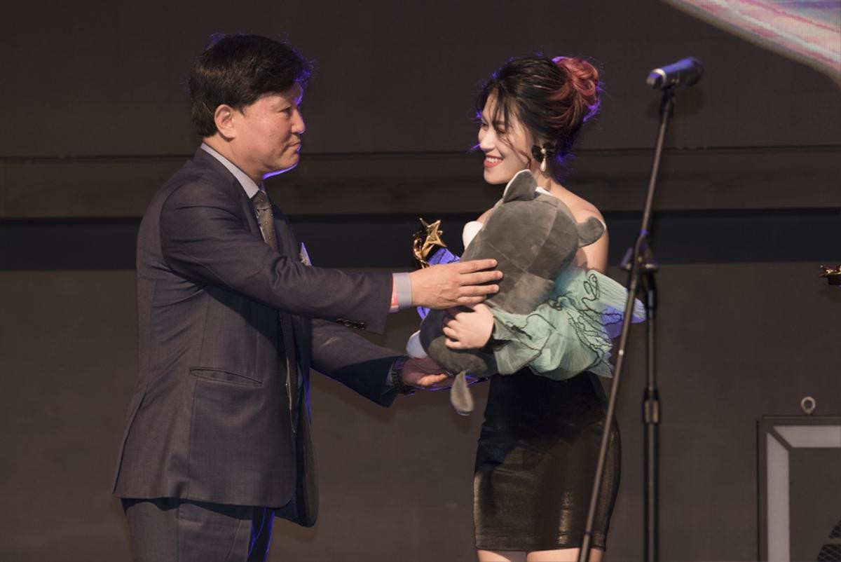 Ngọc Thanh Tâm vinh dự sang Hàn Quốc nhận giải thưởng World Star Awards 2019 Ảnh 5