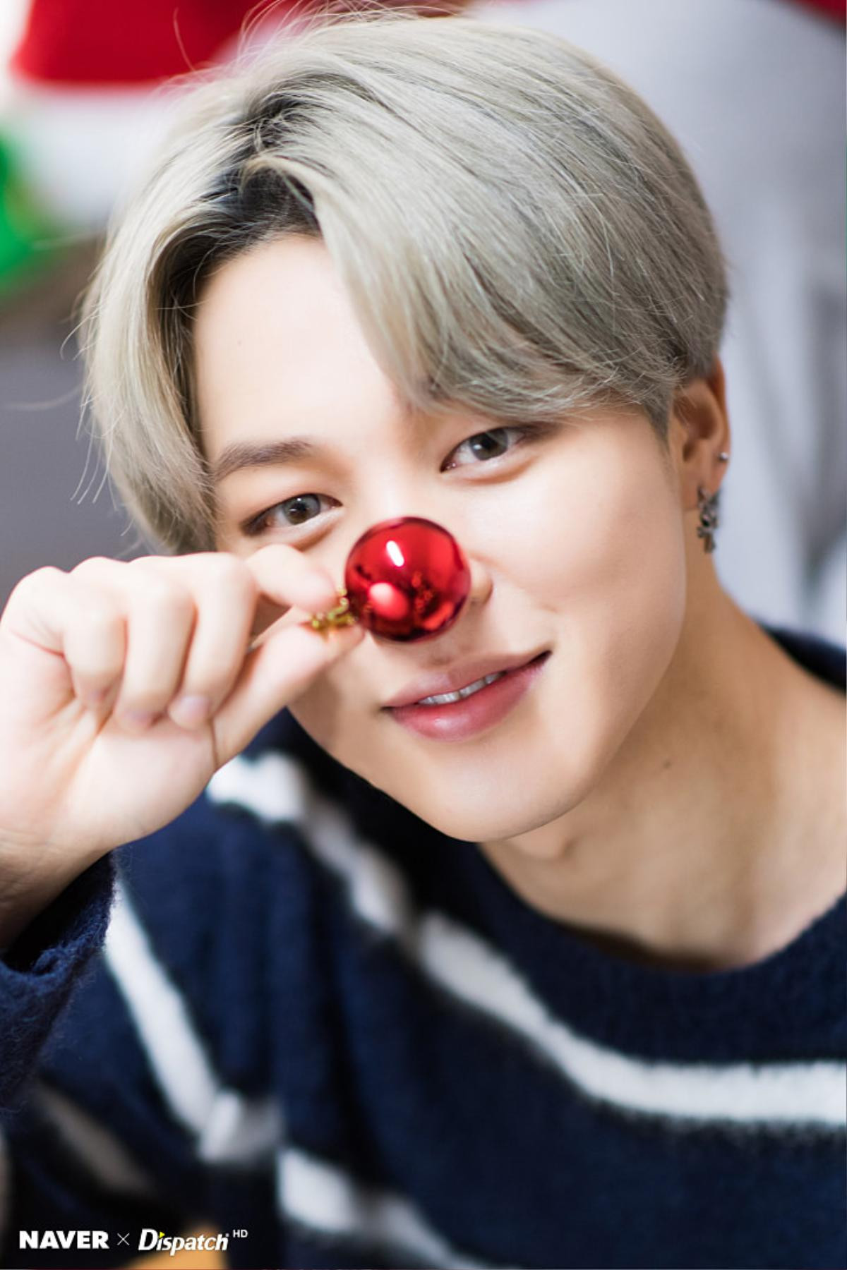 Dispatch tung bộ ảnh Giáng sinh 2019 đẹp nao lòng của BTS: 7 mẫu bạn trai lý tưởng mà fan mơ ước! Ảnh 24