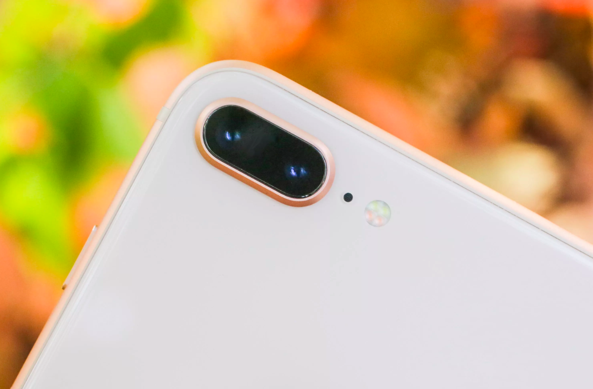 iPhone 8 Plus khoá mạng giá 5 triệu đồng gây sốt ở VN Ảnh 1