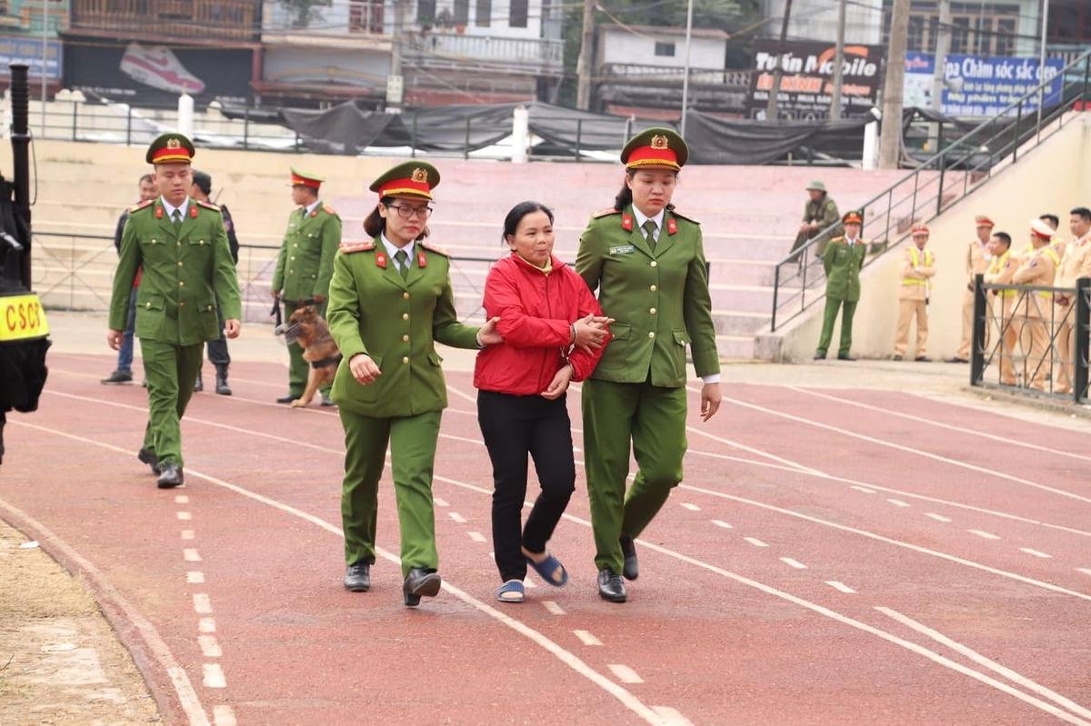 Xét xử vụ nữ sinh giao gà bị sát hại: Bùi Văn Công và vợ liên tục kêu oan, kẻ chủ mưu xin được sống khi nói lời sau cùng Ảnh 3