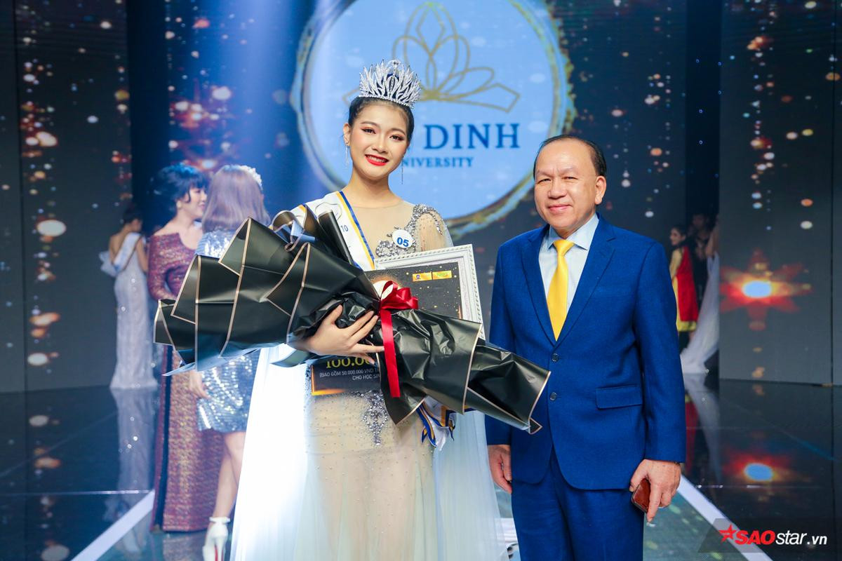 Thanh Huyền - Tân Hoa khôi ĐH Gia Định tại 'Miss University NHG 2020': 'Độc lập tài chính trước 25 tuổi là mục tiêu lớn của mình' Ảnh 3