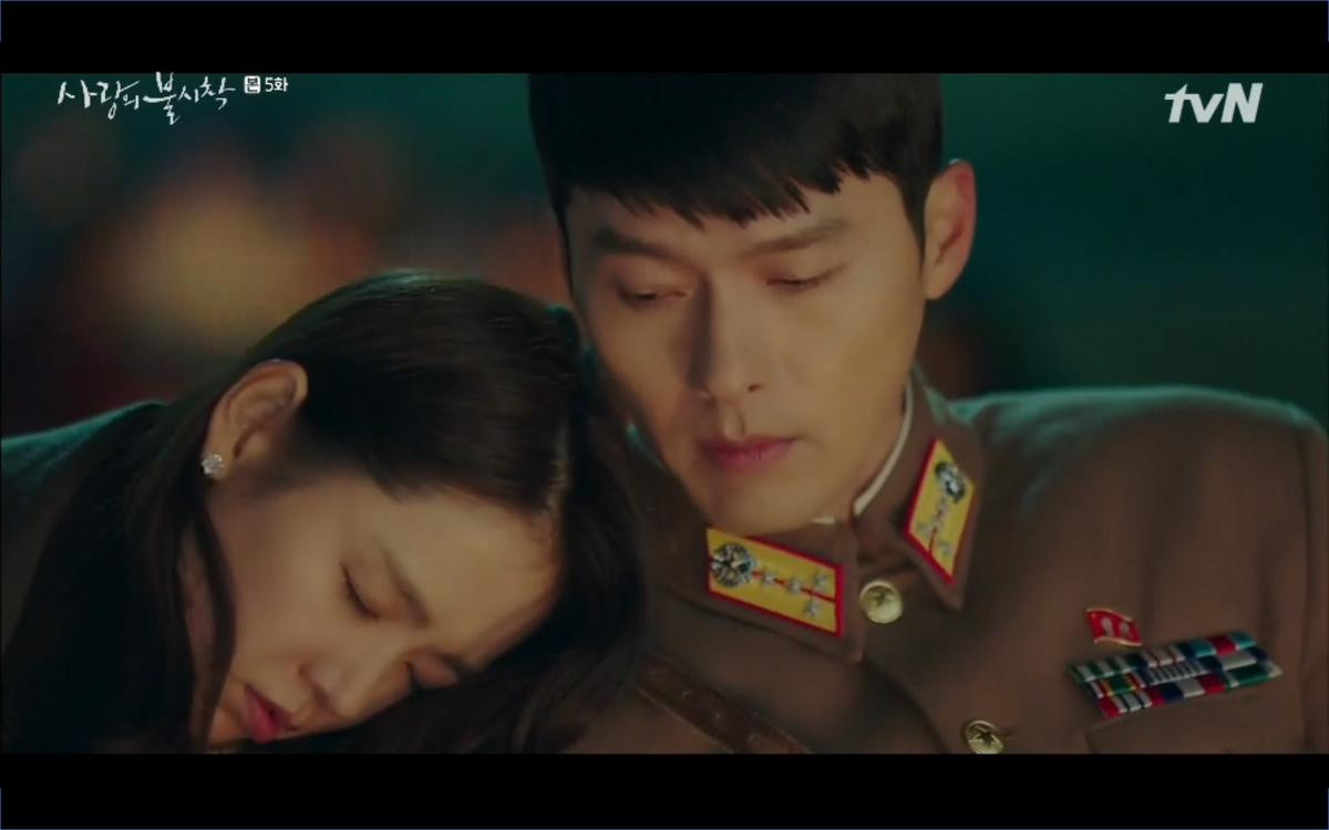 'Hạ cánh nơi anh' tập 5: Hyun Bin nổi cơn thịnh nộ vì Son Ye Jin dám nắm tay trai lạ Ảnh 31