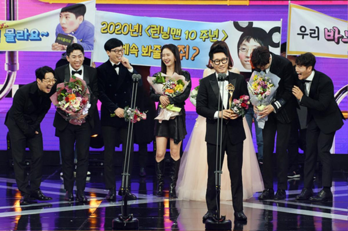 'SBS Entertainment Awards 2019': Yoo Jae Suk thắng Daesang, nghẹn ngào nói về Goo Hara và Sulli trong bài phát biểu Ảnh 23