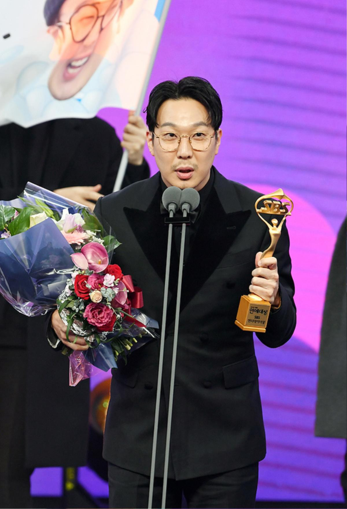 'SBS Entertainment Awards 2019': Yoo Jae Suk thắng Daesang, nghẹn ngào nói về Goo Hara và Sulli trong bài phát biểu Ảnh 24