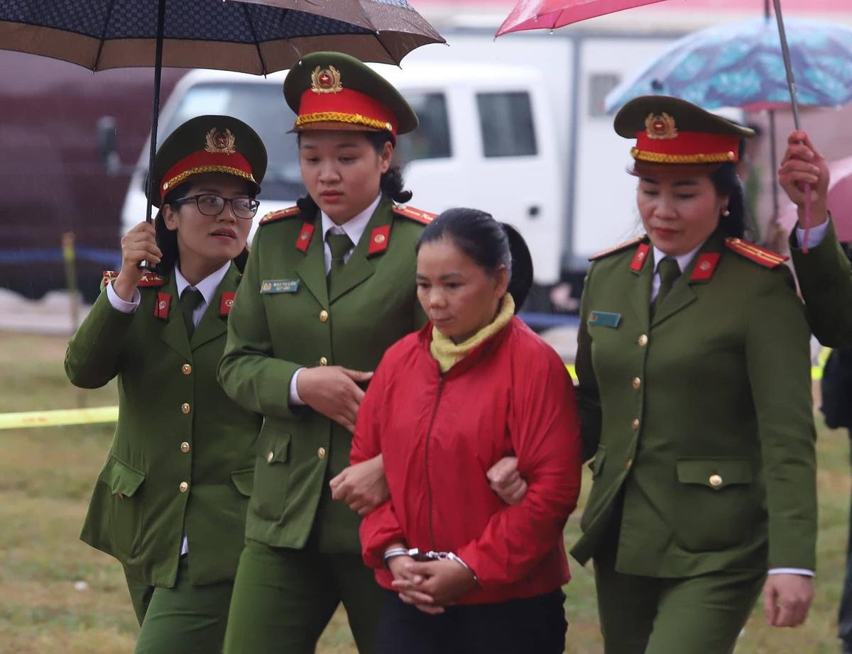 Chị gái nữ sinh giao gà bị sát hại: '9 kẻ sát hại em tôi đã phải chịu sự trừng trị thích đáng, linh hồn em được an ủi phần nào' Ảnh 6