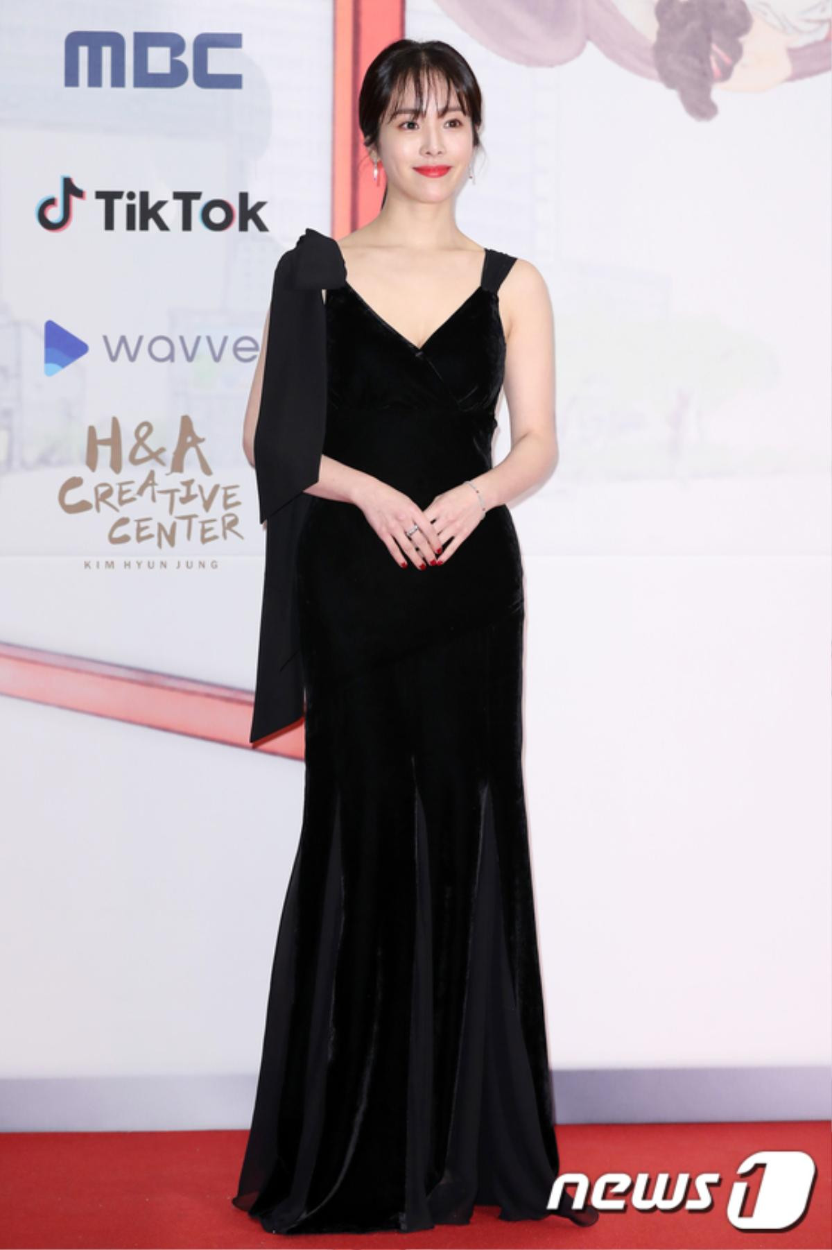 Thảm đỏ 'MBC Drama Awards 2019': Han Ji Min - Jung Hae In và Shin Se Kyung - Cha Eun Woo chiếm trọn 'spotlight' Ảnh 2