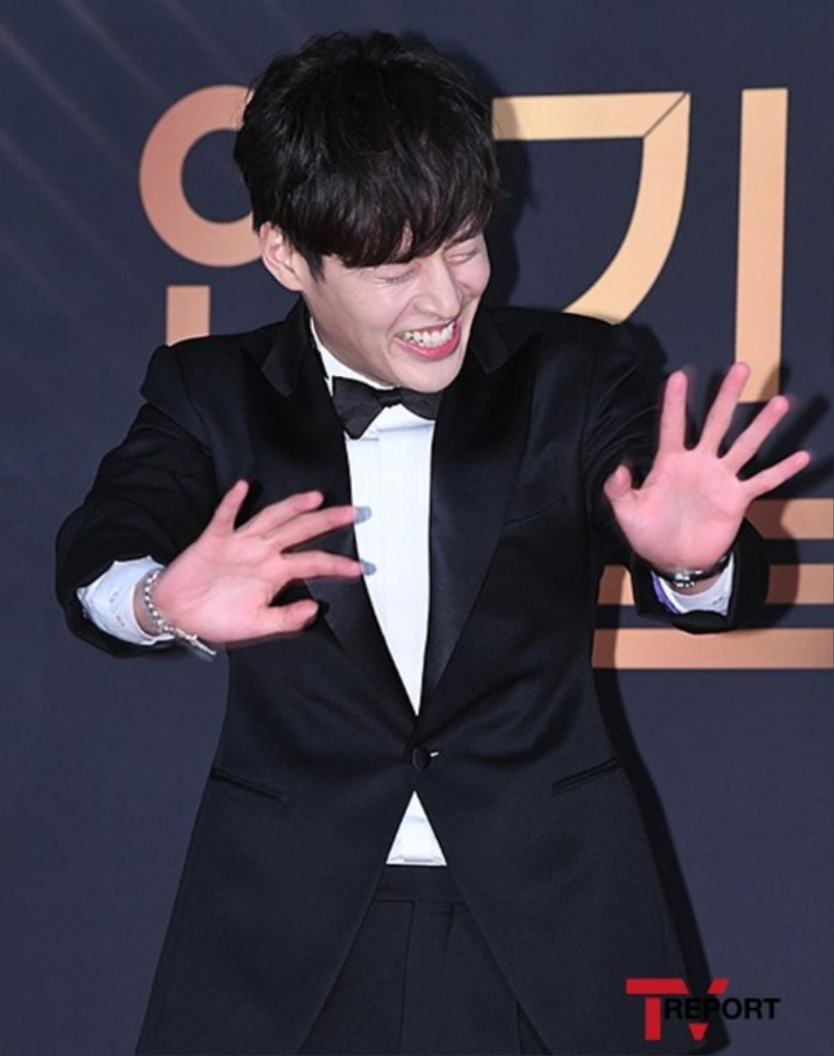 Thảm đỏ 'KBS Drama Awards 2019': Jang Dong Yoon, L (Infinite), Choi Si Won cực điển trai - 'Cười ra nước mắt' với loạt biểu cảm của Kang Ha Neul Ảnh 10