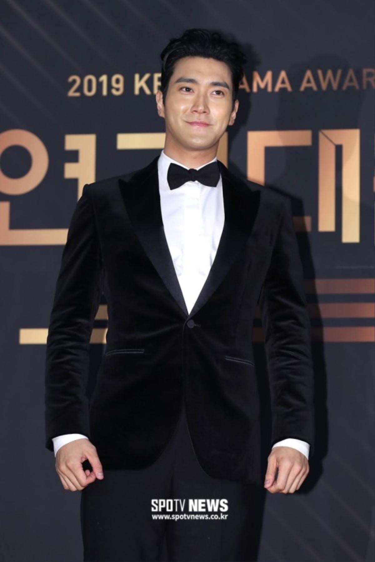 Thảm đỏ 'KBS Drama Awards 2019': Jang Dong Yoon, L (Infinite), Choi Si Won cực điển trai - 'Cười ra nước mắt' với loạt biểu cảm của Kang Ha Neul Ảnh 11