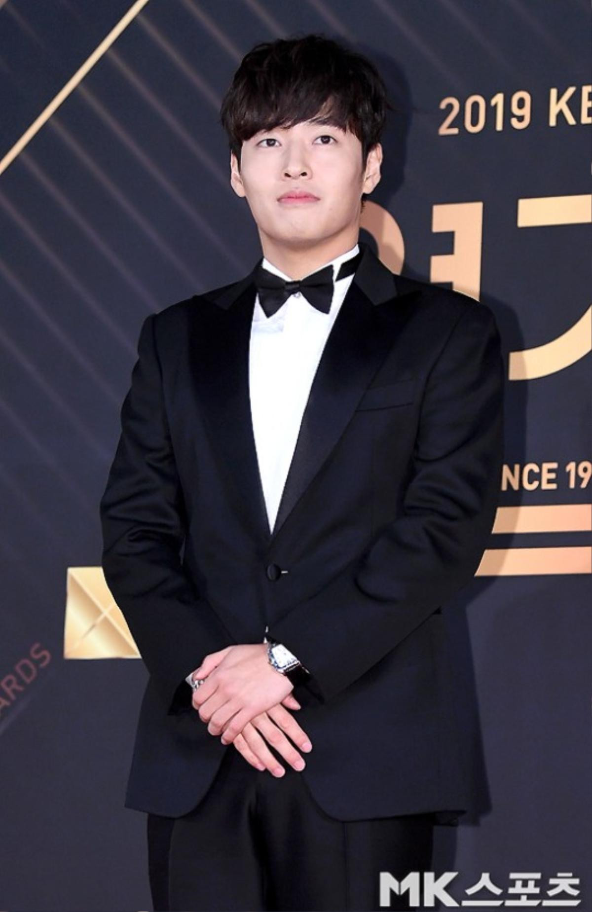 Thảm đỏ 'KBS Drama Awards 2019': Jang Dong Yoon, L (Infinite), Choi Si Won cực điển trai - 'Cười ra nước mắt' với loạt biểu cảm của Kang Ha Neul Ảnh 5