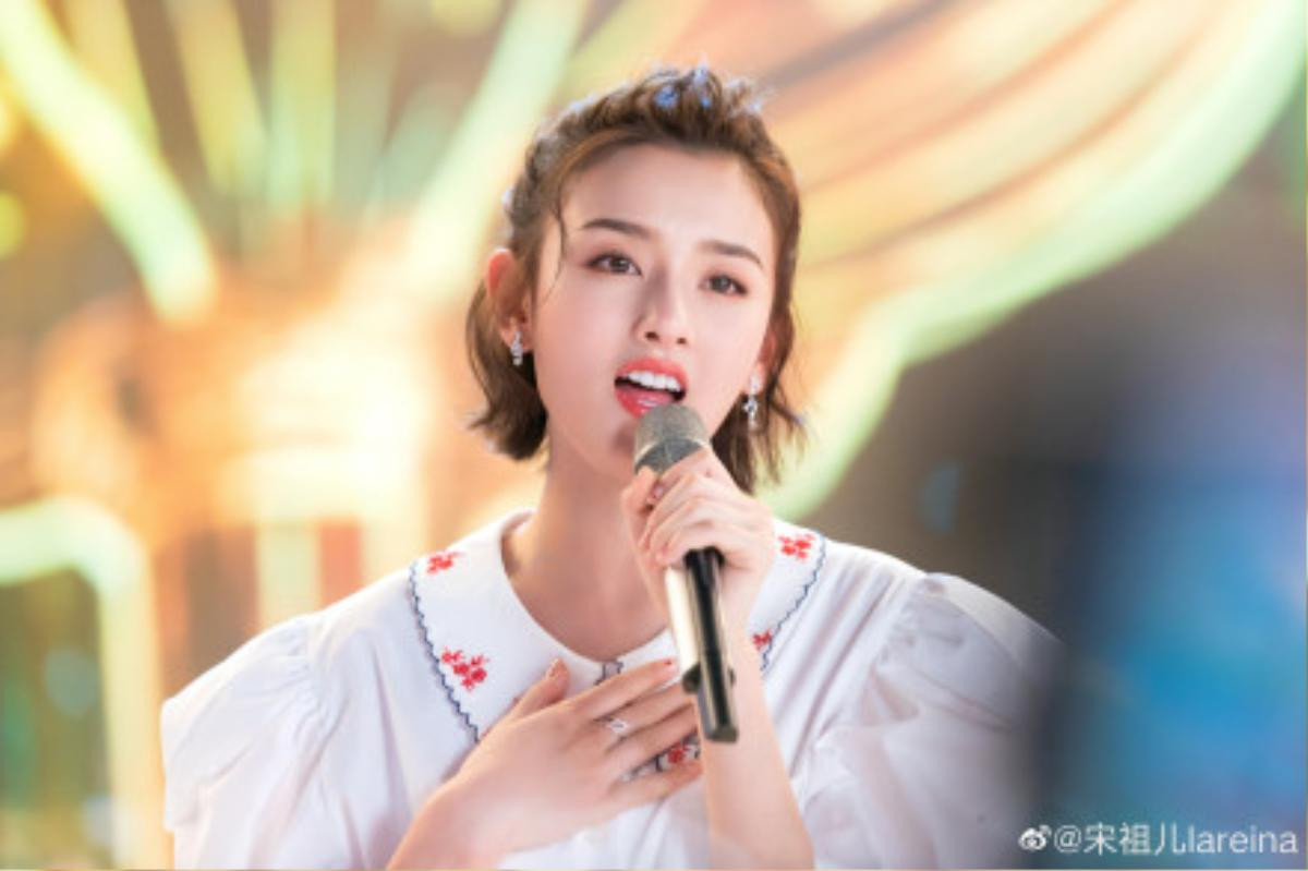 Gala mừng xuân 2020 của đài CCTV: Angelababy xinh như công chúa, Lý Vũ Xuân khí chất ngời ngợi Ảnh 8