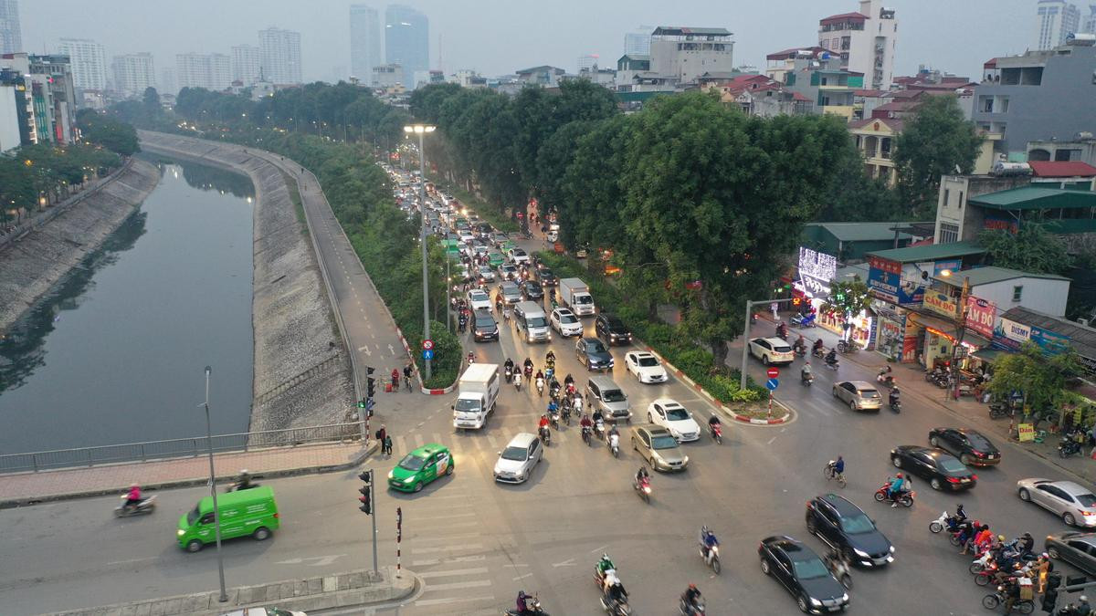 Giao thông Hà Nội ngày cuối năm thông thoáng, không xảy ra tình trạng quá tải Ảnh 1