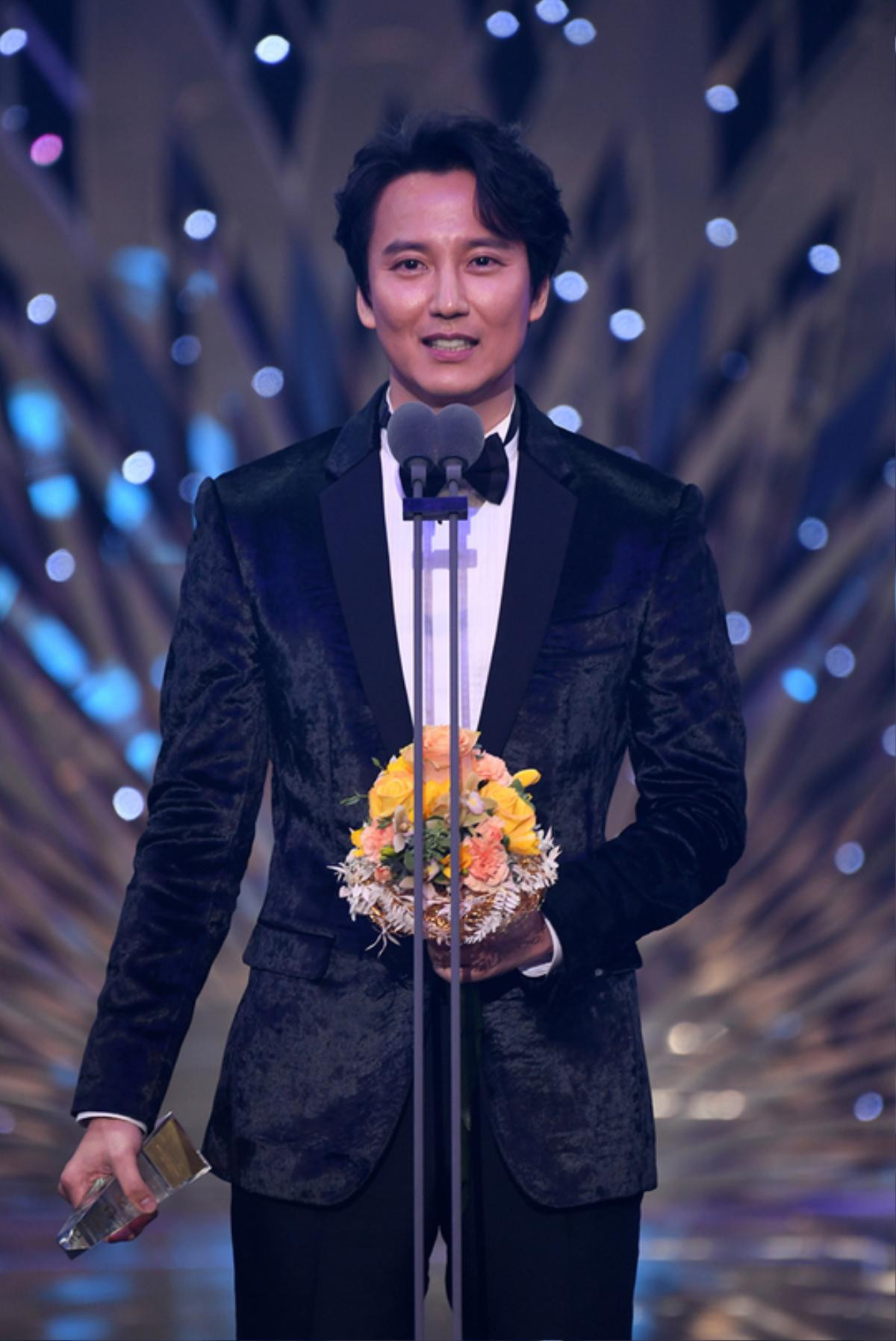 Kết quả 'SBS Drama Awards 2019': Kim Nam Gil nhận Daesang, Suzy đánh bại Jang Nara để thắng lớn Ảnh 3