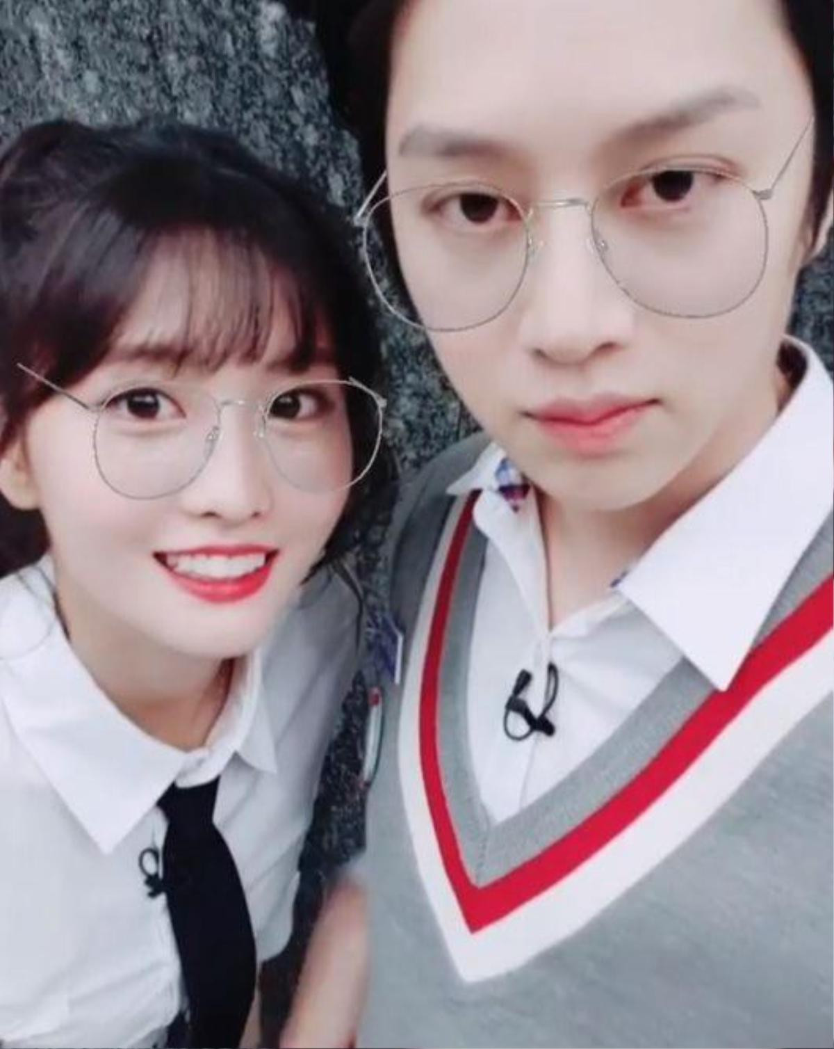 Công ty quản lý xác nhận Kim Heechul và Momo hẹn hò, cùng điểm lại những khoảnh khắc 'tình bể bình' của cặp đôi 2020 Ảnh 9