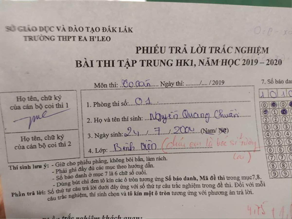 Nam sinh ghi nhầm tên lớp vào bài thi, giáo viên chỉ nhẹ nhàng nhắn nhủ một điều khiến CĐM ‘phục sát đất’ Ảnh 1