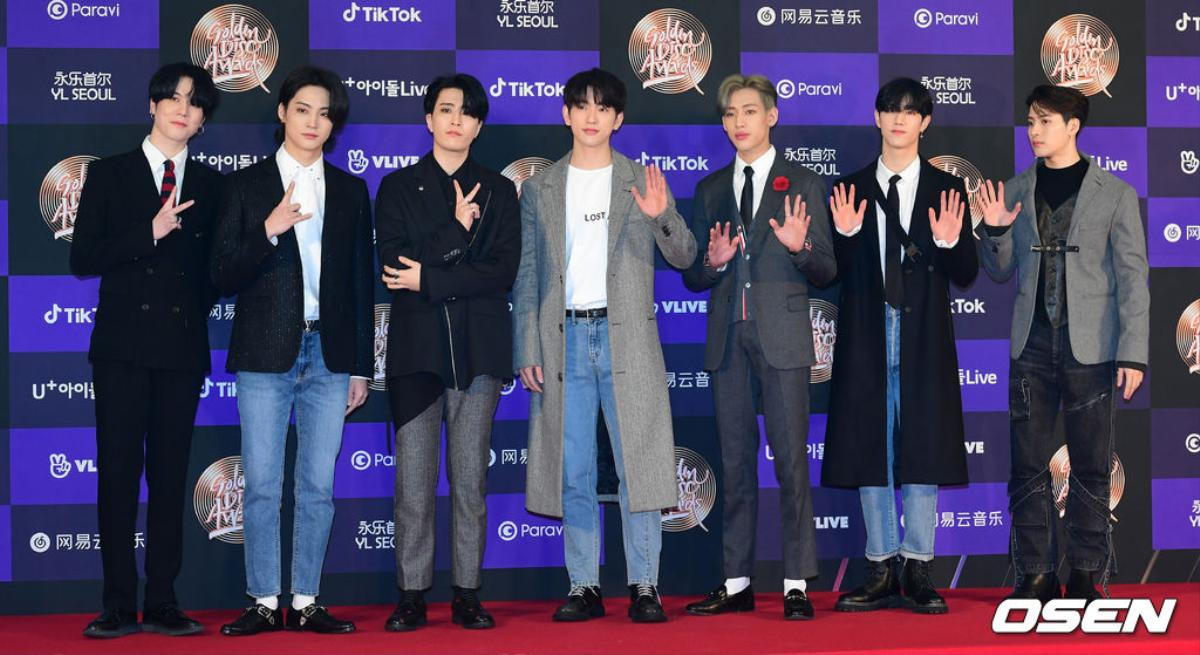 'Golden Disc Awards 2020': Phát sốt khi BTS, NU'EST, Got7 và Seventeen đọ 'visual' trên thảm đỏ ngày 2 Ảnh 31