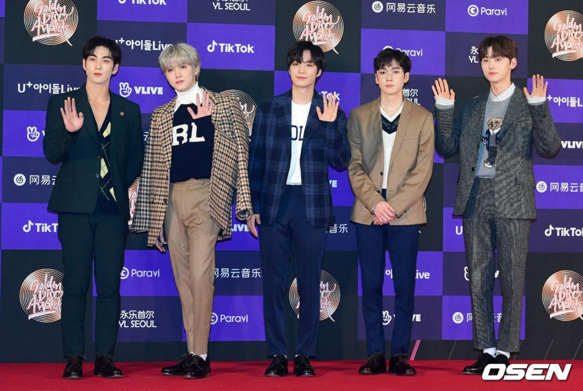 'Golden Disc Awards 2020': Phát sốt khi BTS, NU'EST, Got7 và Seventeen đọ 'visual' trên thảm đỏ ngày 2 Ảnh 23