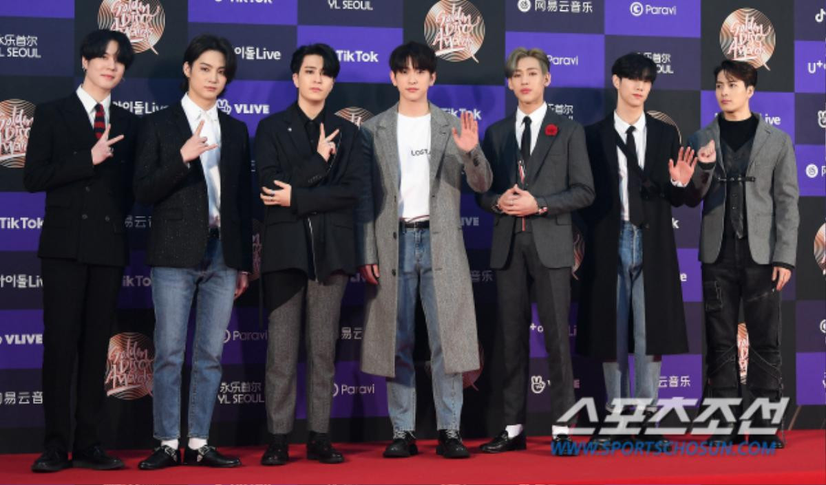 'Golden Disc Awards 2020': Phát sốt khi BTS, NU'EST, Got7 và Seventeen đọ 'visual' trên thảm đỏ ngày 2 Ảnh 32