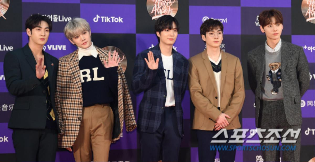 'Golden Disc Awards 2020': Phát sốt khi BTS, NU'EST, Got7 và Seventeen đọ 'visual' trên thảm đỏ ngày 2 Ảnh 22