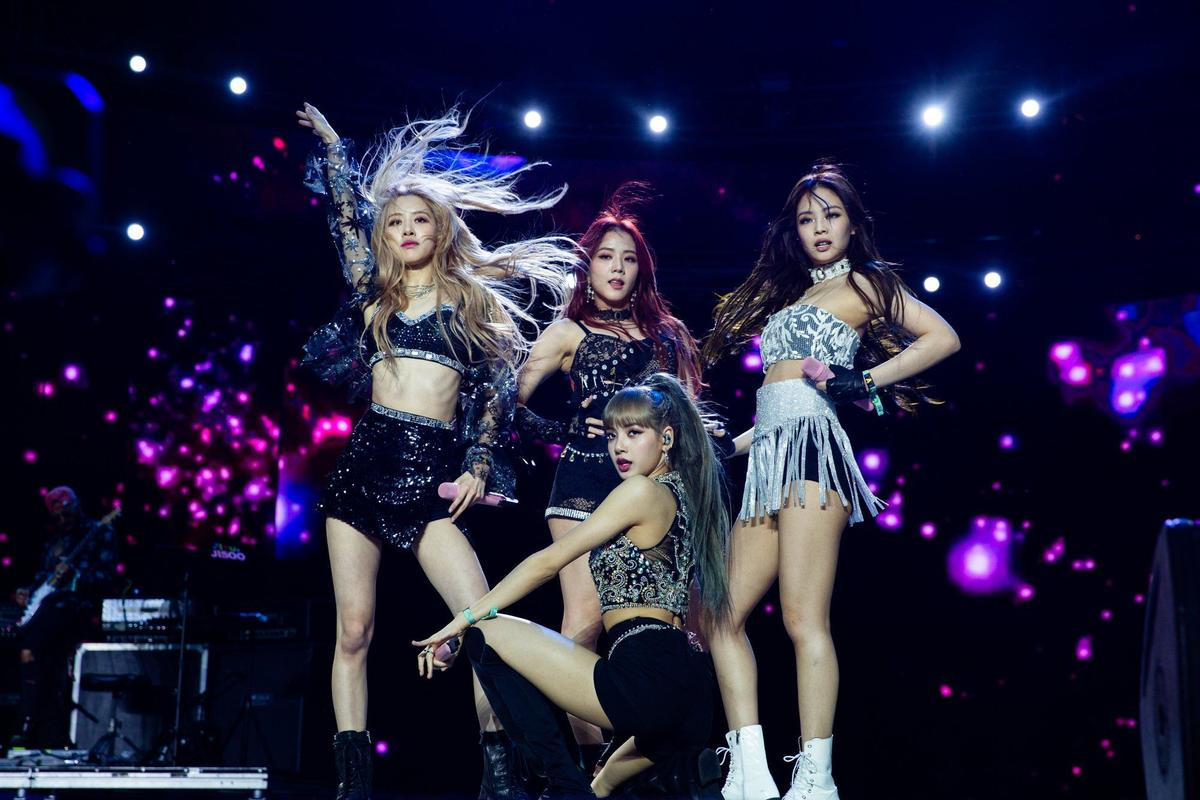 BLACKPINK gây tranh cãi khi nhảy không đều, thiếu dứt khoát BOOMBAYAH tại concert Nhật Bản dù đã biểu diễn 3 năm Ảnh 1