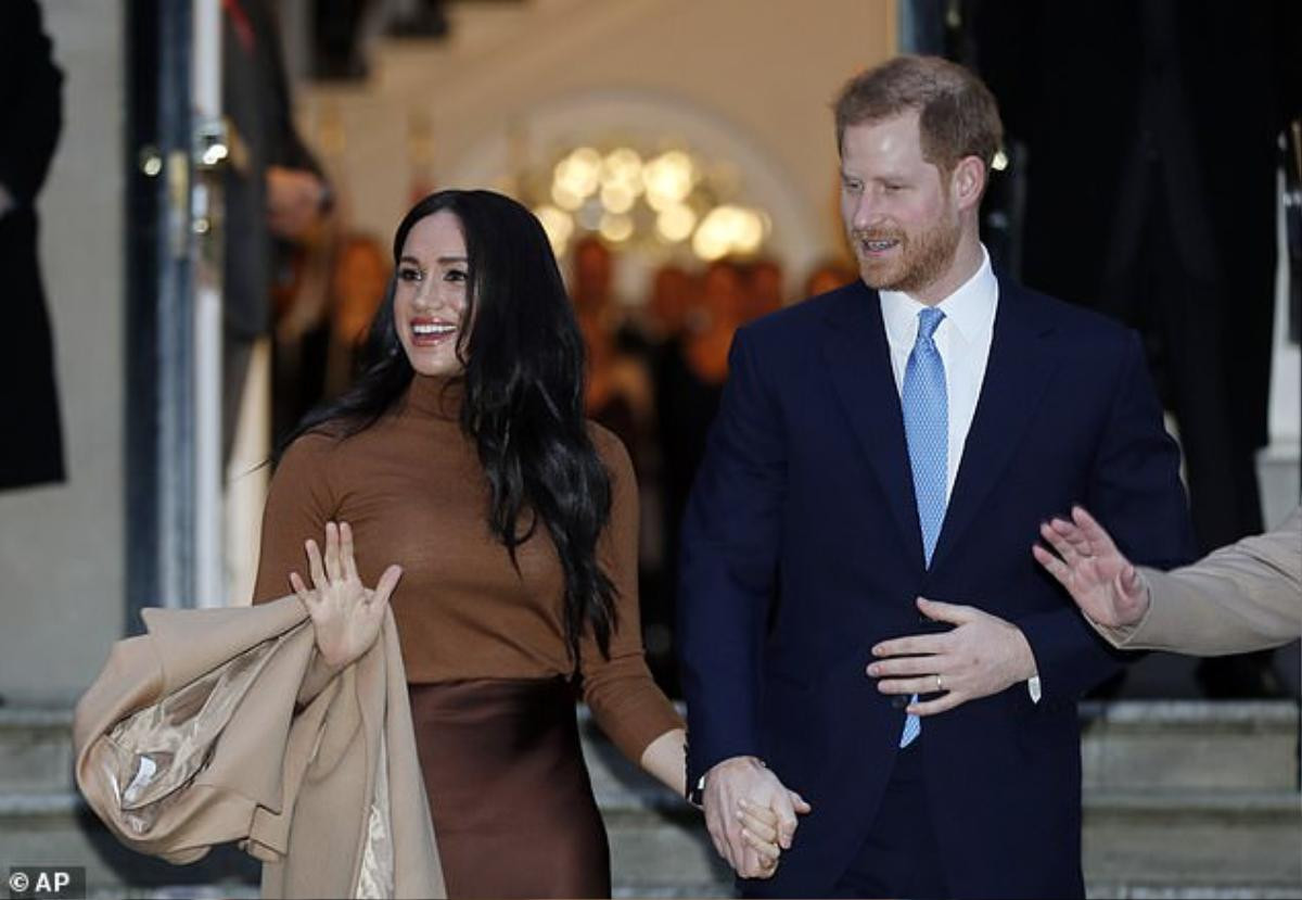 Harry và Meghan vừa đưa ra một quyết định gây chấn động hoàng gia Anh Ảnh 1