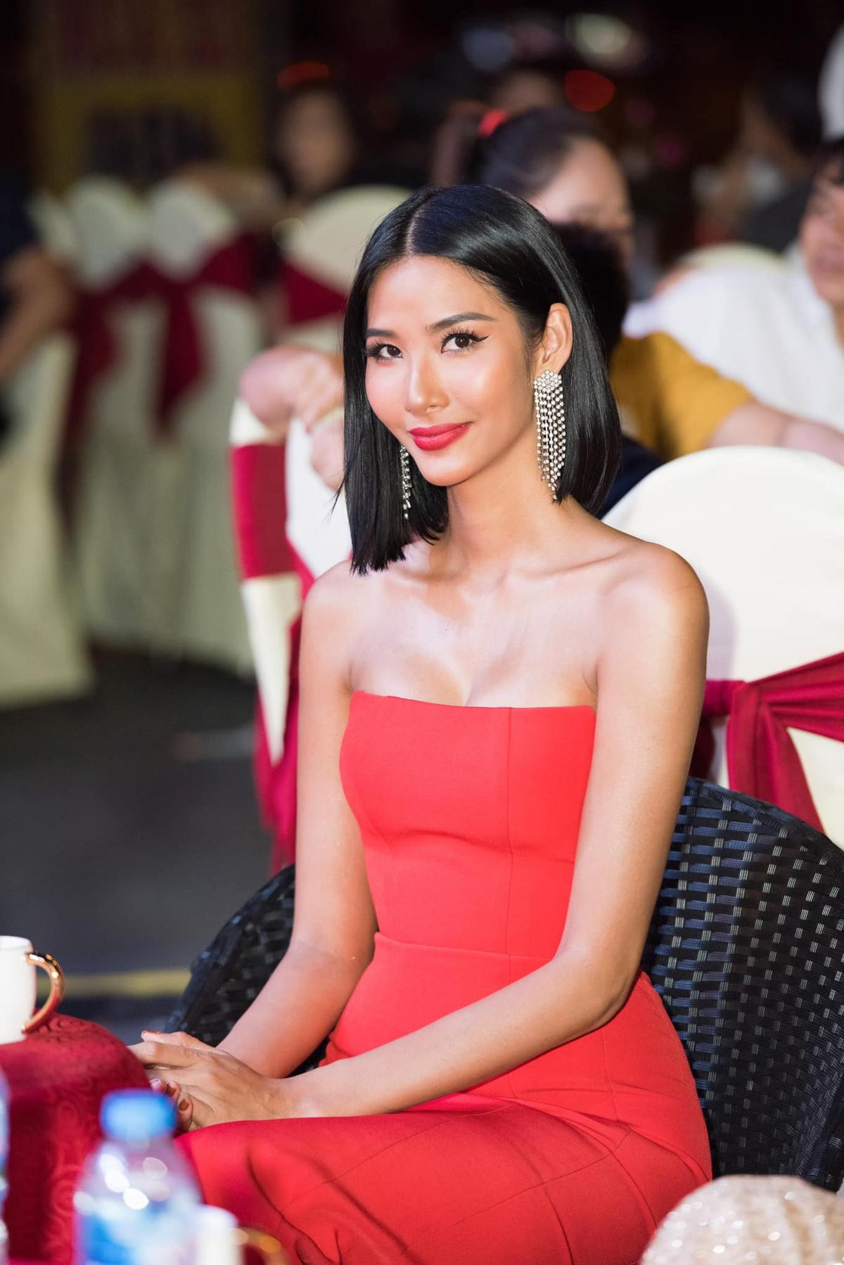 Thần thái quá 'đỉnh', Hoàng Thùy nhận ngay lời mời thi Miss Supranational 2020, fan tranh cãi rôm rả Ảnh 8