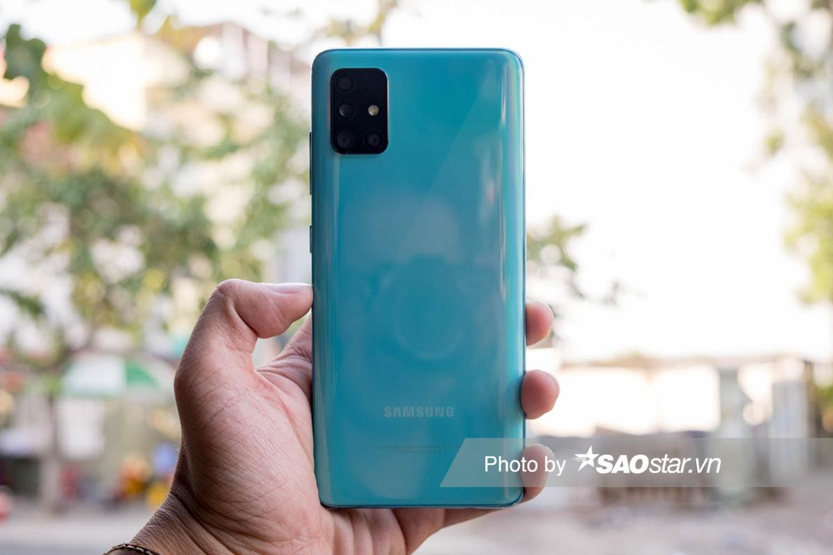 Mở hộp Galaxy A51: Điểm nhấn là cụm 4 camera! Ảnh 3