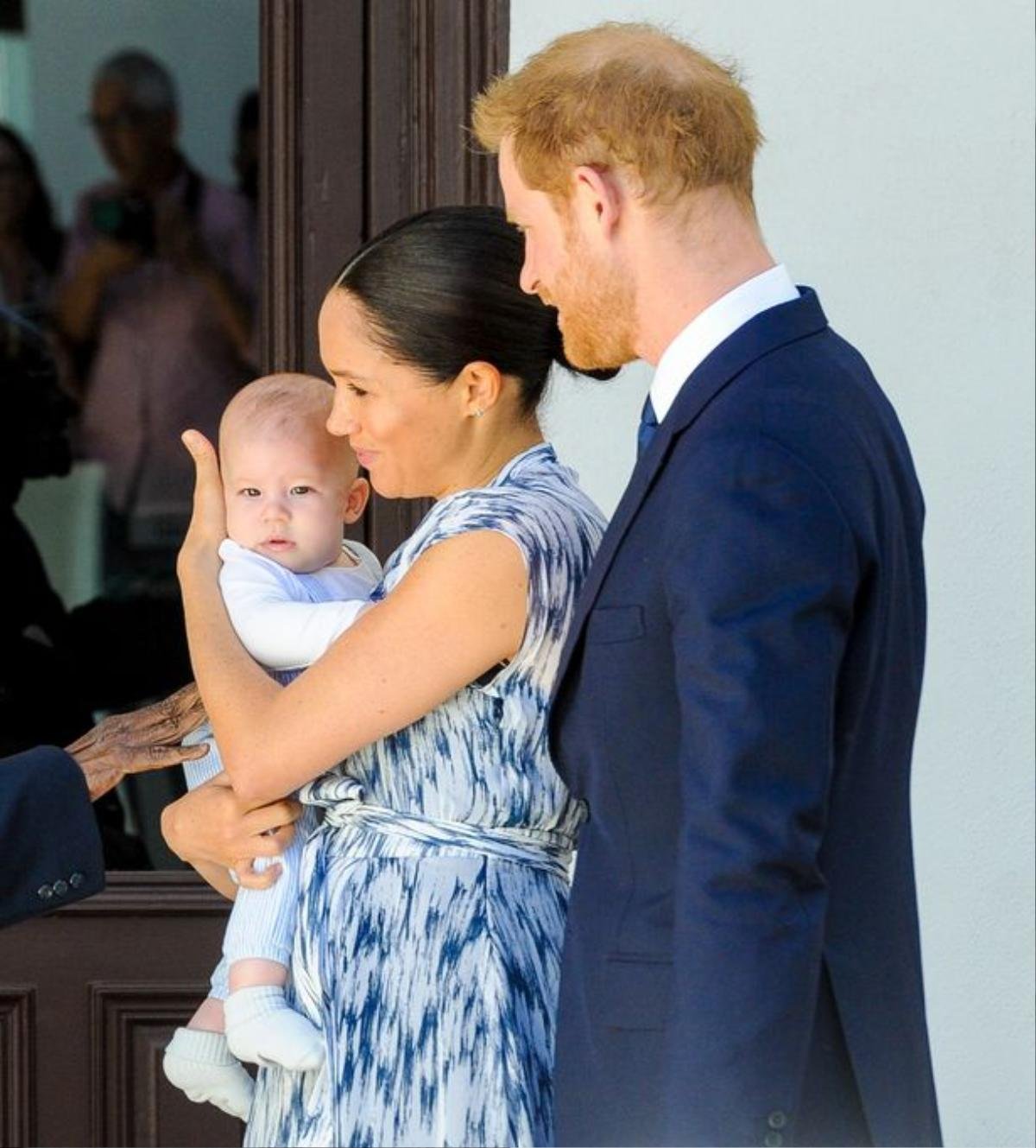 Tiết lộ hai hành động của Nữ hoàng có thể khiến Harry và Meghan quyết định rời hoàng gia Ảnh 2