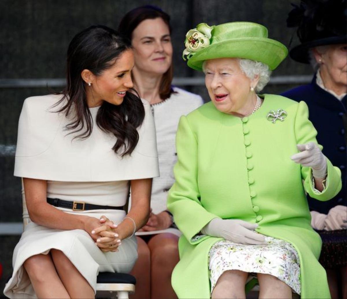 Tiết lộ hai hành động của Nữ hoàng có thể khiến Harry và Meghan quyết định rời hoàng gia Ảnh 3