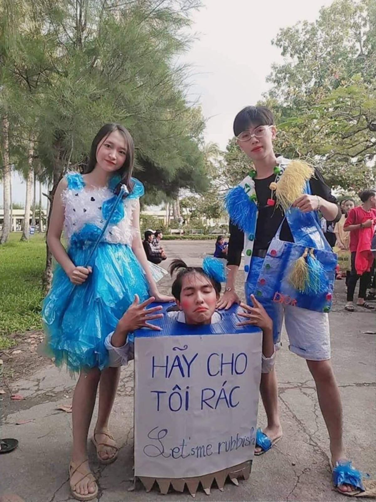 Chiêm ngưỡng buổi trình diễn trang phục tái chế với những thiết kế cực độc đáo và ấn tượng của các 'NTK' học trò Ảnh 5