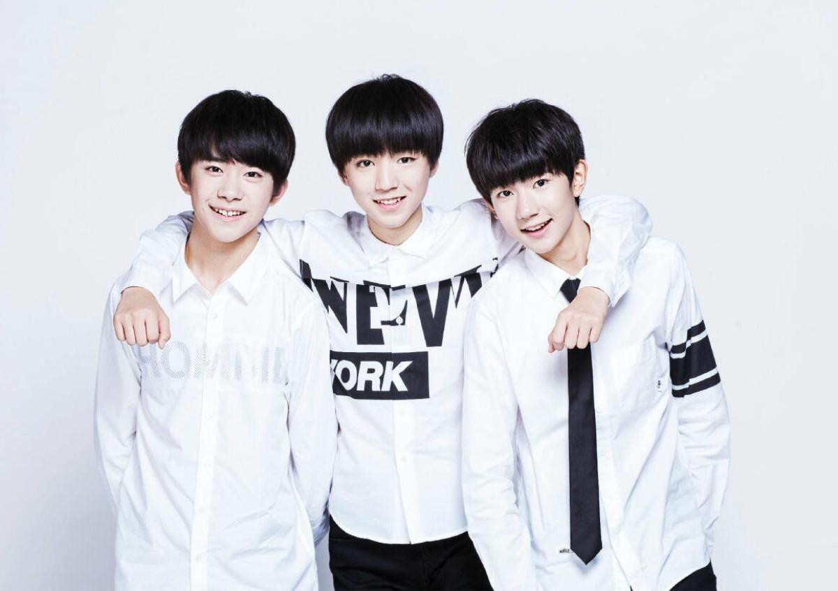 Tại đêm hội Weibo 2019, TFBOYS biểu diễn lại những ca khúc đã từng làm nên lịch sử Ảnh 1