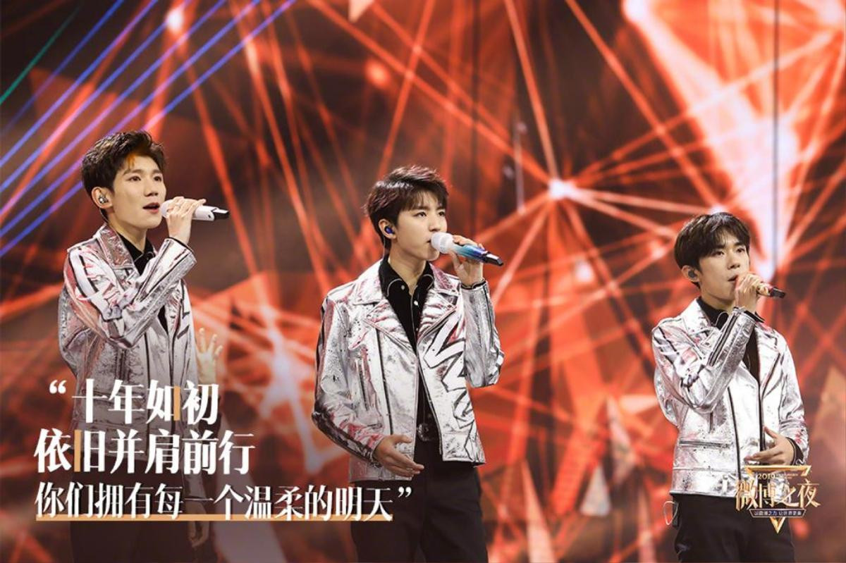 Tại đêm hội Weibo 2019, TFBOYS biểu diễn lại những ca khúc đã từng làm nên lịch sử Ảnh 3