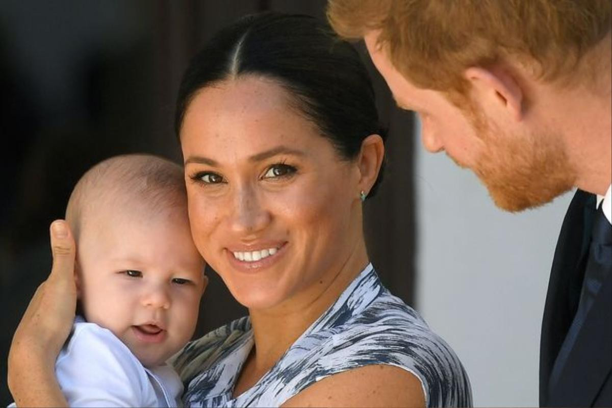 Đây là nguy cơ sẽ xảy đến với bé Archie nếu Harry và Meghan từ bỏ đội cận vệ Ảnh 2