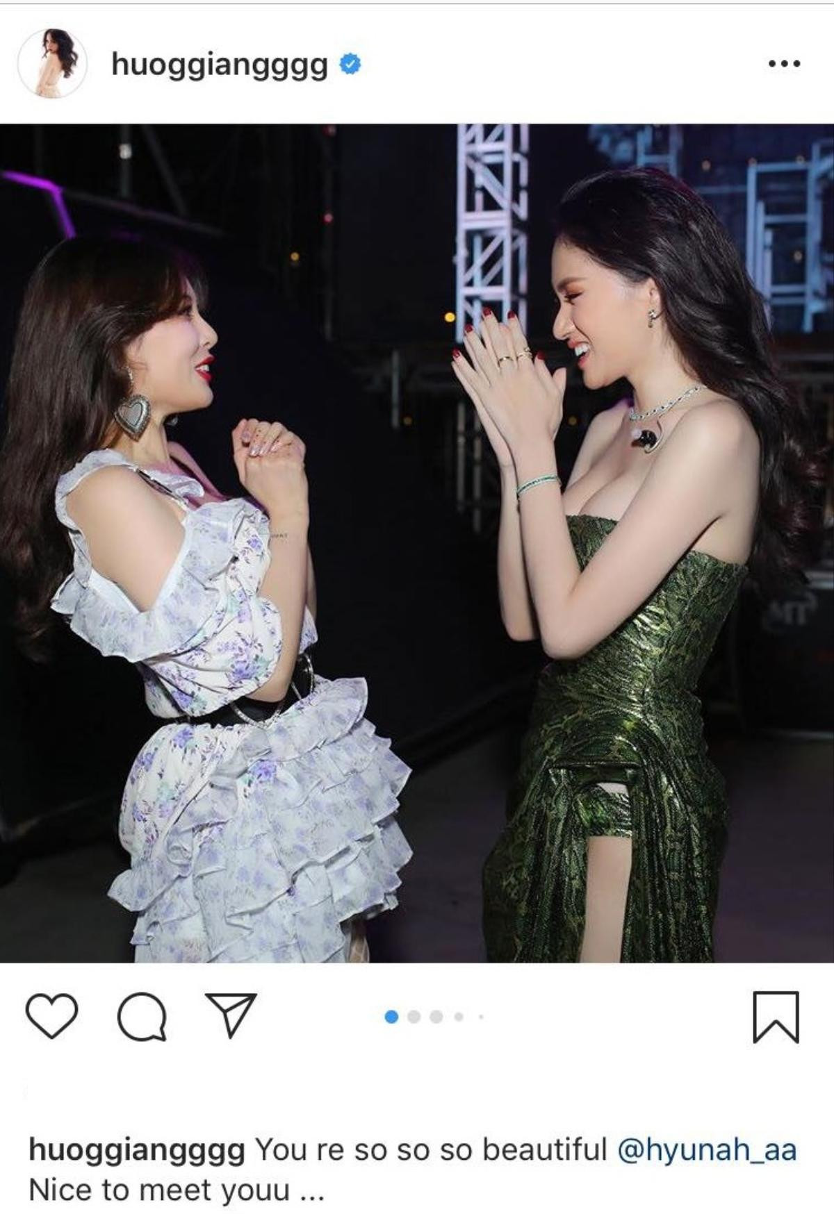 Fan share 'rần rần' khoảnh khắc 'chị chị em em' của Hương Giang và HyunA tại hậu trường sự kiện Ảnh 3