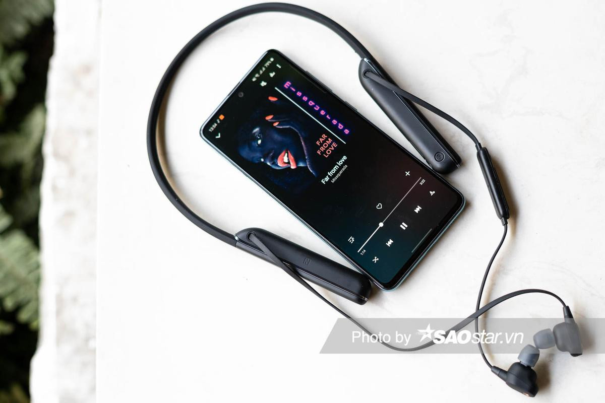 Dùng thử tai nghe Sony WI-1000XM2: Dành cho người mê nhạc hay di chuyển Ảnh 13