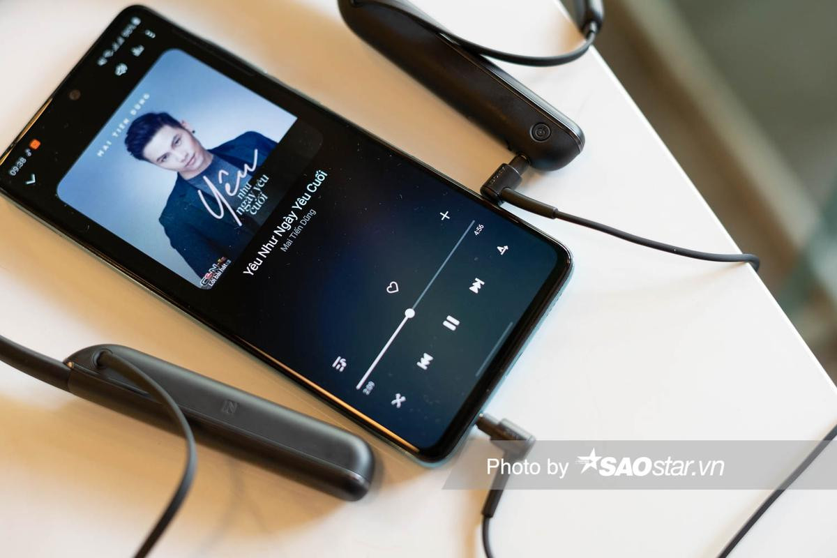 Dùng thử tai nghe Sony WI-1000XM2: Dành cho người mê nhạc hay di chuyển Ảnh 6