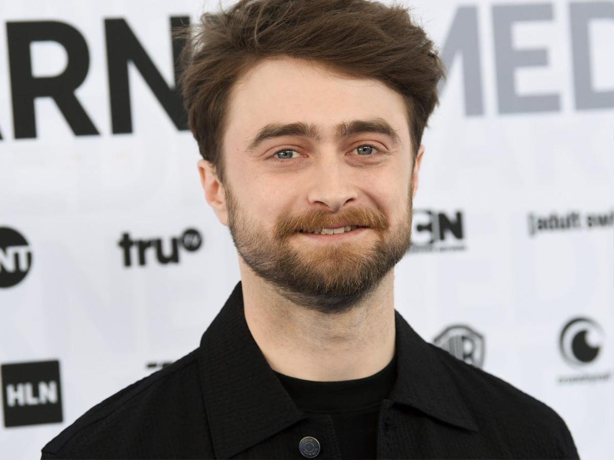 Hàng râu dài rậm của Daniel Radcliffe khiến người đi đường nhận nhầm là dân vô gia cư, cho 5 đô mua cà phê Ảnh 2