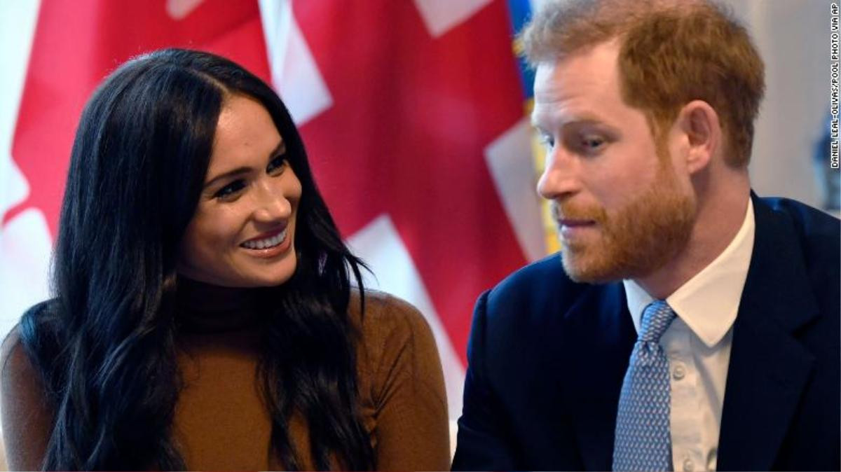 Nữ hoàng chấp thuận để Harry và Meghan rời hoàng gia Ảnh 1