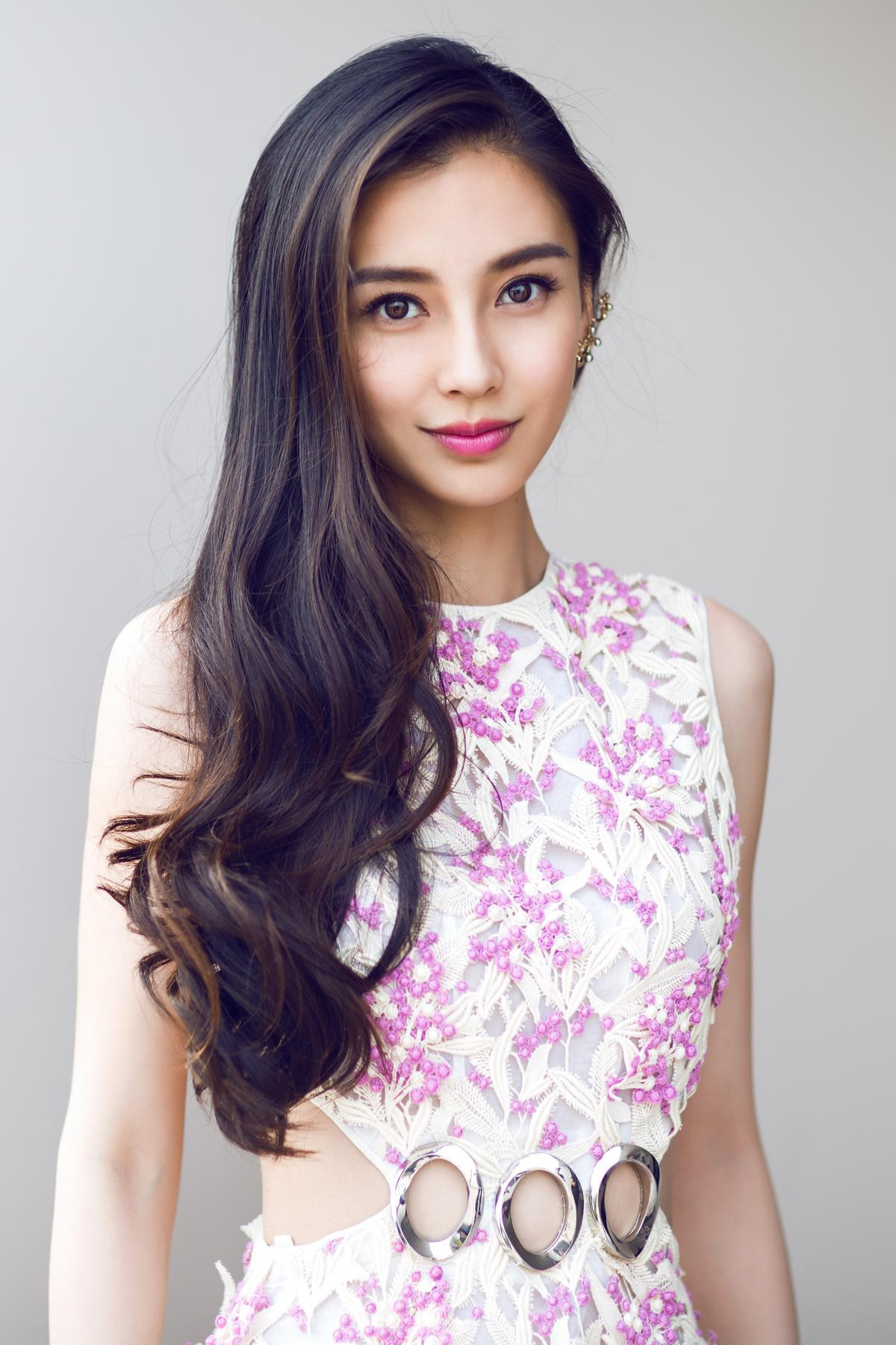 Angelababy bị lộ di chứng thẩm mỹ khi mũi bị vẹo lúc livestream? Ảnh 3